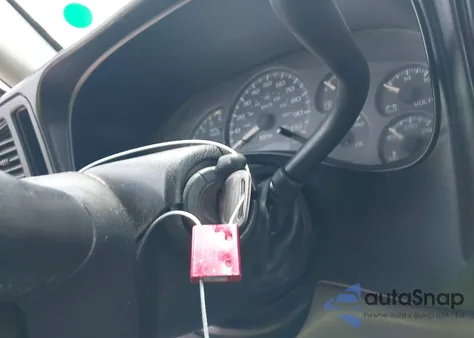 2000 Chevrolet Silverado 1500 Ls из США, поврежденный, VIN 2GCEC19T4Y1172760